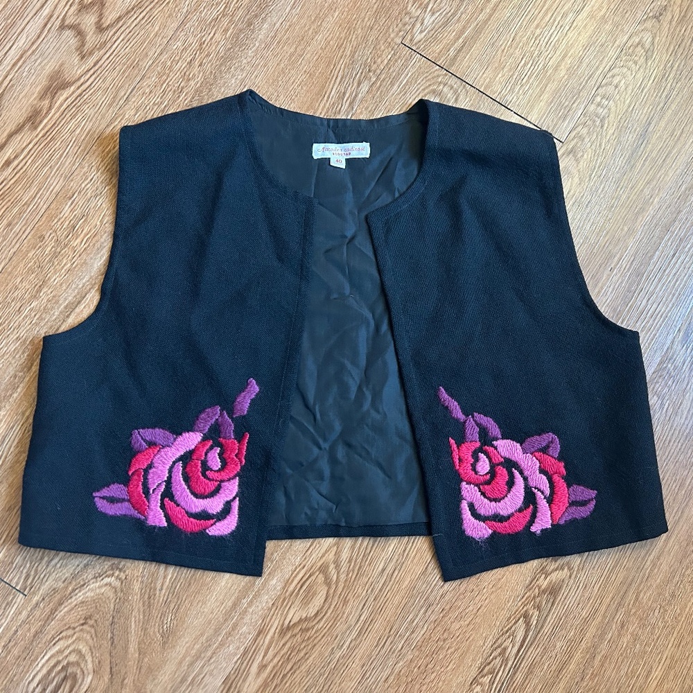 1970’s Vintage Hand Embroidered Yugoslav Serbian Wool Womens Black Vest Size 40